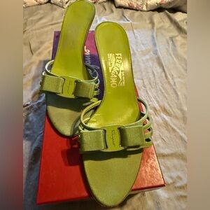 Salvatore Ferragamo Green Sandals with Modern Bow